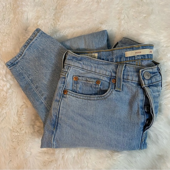 LEVI’S Light Blue Wedgie Iconic Fit Jeans Size 25 - Picture 12 of 13